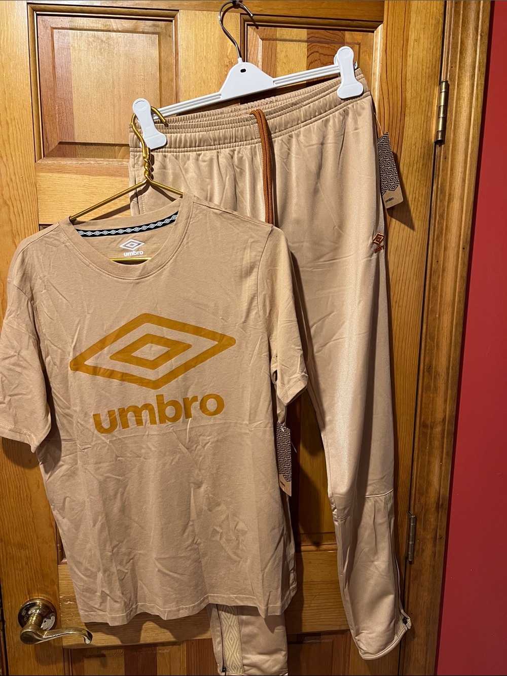 Umbro Beige Tee and Joggers with Mustard Logo joggers men’s SMALL T MED